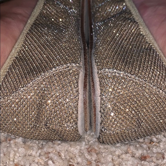 Stuart Weitzman Gold Flats 7.5 NARROW - Picture 12 of 12